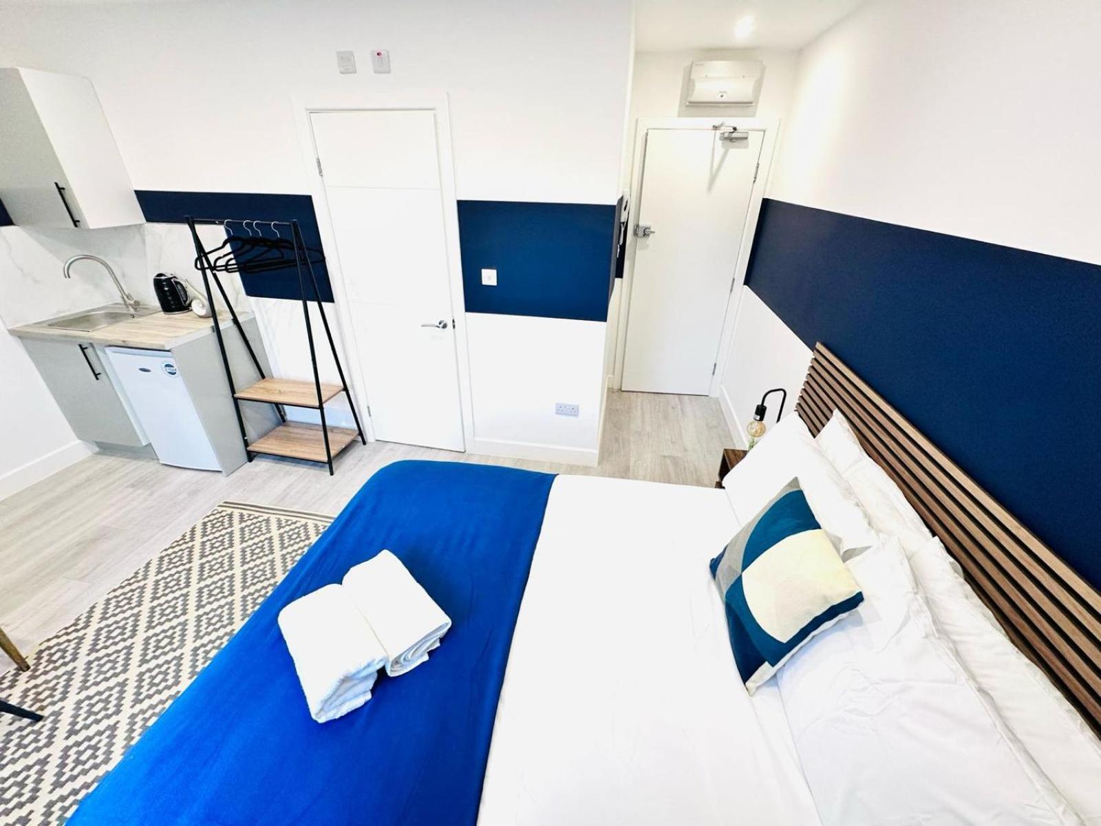 London 58 Blue House City Center Studio, Top Spot Exterior photo