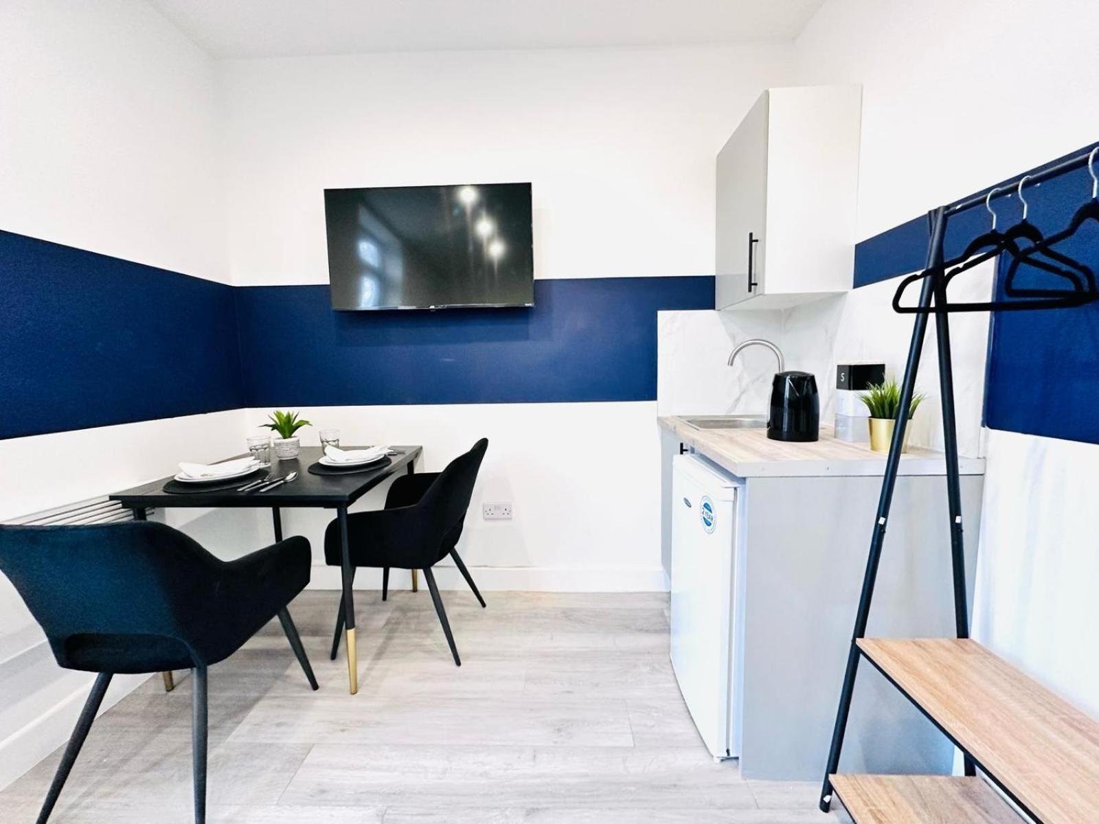 London 58 Blue House City Center Studio, Top Spot Exterior photo
