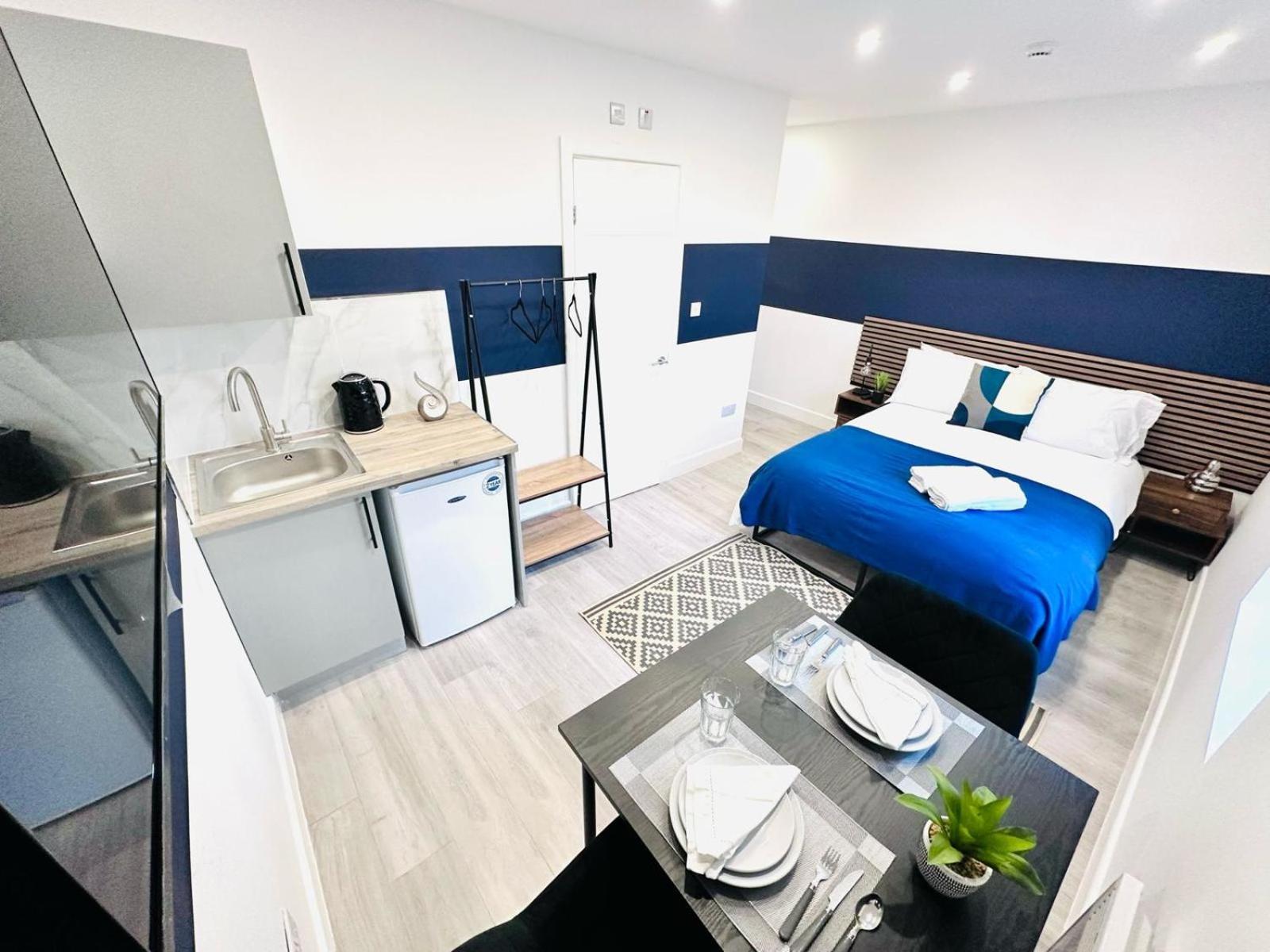 London 58 Blue House City Center Studio, Top Spot Exterior photo